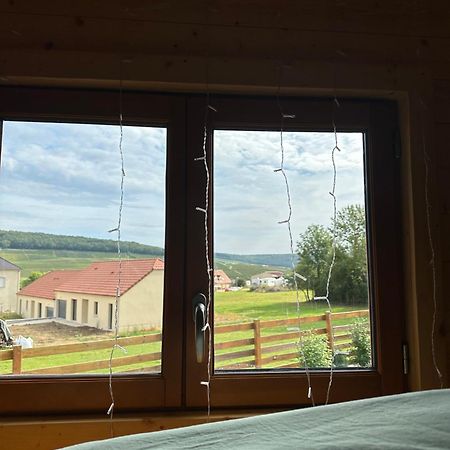 Chez Celia, Roulotte En Champagne Villa Fleury-la-Riviere Dış mekan fotoğraf